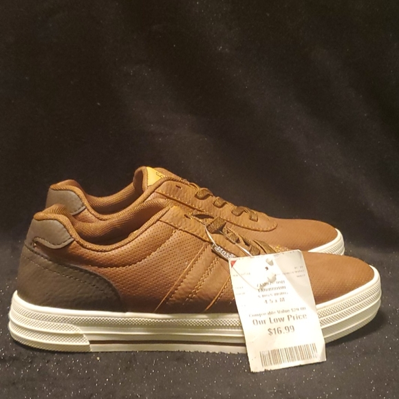 Bass never worn sneaker/loafer for boys - Picture 6 of 7